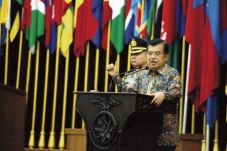 Umat Beragama Serukan...