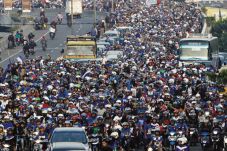 Ribuan Bobotoh Turun...
