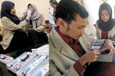 Tekan Listrik AC lewat...