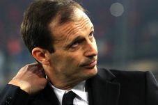 Allegri Dihantui Rekor...