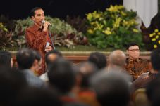 Keliru Data Soekarno,...