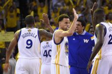 Game Pertama Milik Warriors