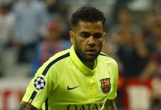 Dani Alves Sepakat Pindah...