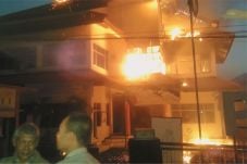 Kantor PLN Pandaan Terbakar