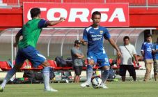 Gelandang Persib Ingin...