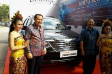 Toyota Indonesia Serahkan...