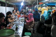 Tergoda Rawon Cumi Surabaya