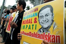 Save Dahlan Iskan Muncul