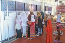 Mengenal Potret Kartini...