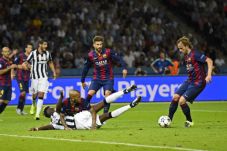 Wasit Pertandingan Barcelona...