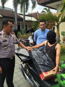 Terdesak Utang, Buruh...