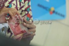 Ekonomi Melambat, MNC...