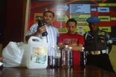 Pesta Miras, 9 Pemuda...