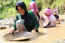 Sejumlah Wanita Aceh...