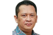 Jokowi Berjudi dengan...