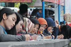 Bursa Kerja Dipadati...
