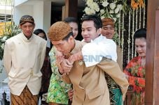 Jokowi Batasi Undangan...