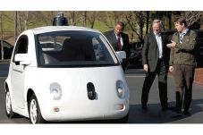 Mobil Google Kecelakaan...