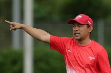 Kontra Singapura, Timnas...