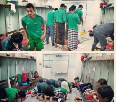 Salat Berjamaah Jadi...