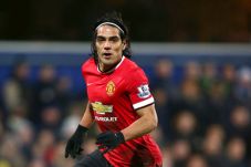 Mourinho Ulurkan Tangan...