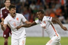 Van Persie Keluar, Belanda...