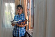 Rumah Semi-Hutan yang...