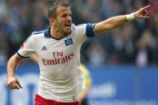 Van der Vaart Merumput...