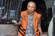 KPK Periksa Empat PNS...