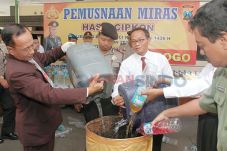 Arak Jawa Kini Dijual...