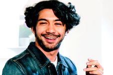 Reza Rahadian Eksis...