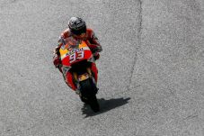 Ini Alasan Marquez Buang...