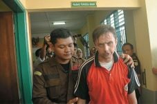 Warga Lithuania Dituntut...