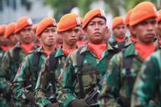 5 Anggota TNI Penjual...