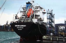 Pembajak Kapal Tanker...