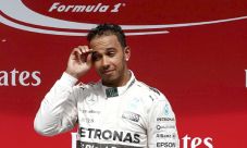Hamilton Bertekad Hapus...