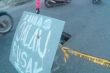 Jalan Ambles di Sleman...