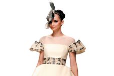 Kepincut Busana Tradisional...