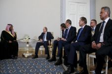 Rusia dan Saudi Teken...