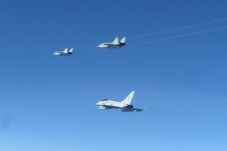 Dramatis, Jet-jet Tempur...