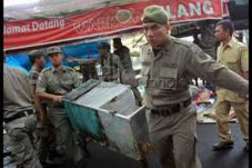 Satpol PP Pamekasan...
