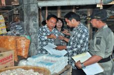 Pewarna Makanan Buatan...