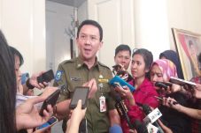 Ahok Minta Taksi Uber...