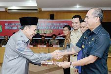KPK Cekal Bupati Musi...
