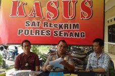 Bunuh Pengusaha Jamu,...