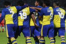 Arema-Bali United Bentrok...