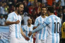 Higuain Bawa Argentina...