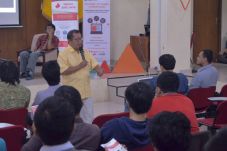 Kompetisi Ciptakan Robot...