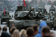 Rusia Coba Buat Tank...