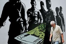 ECB Naikkan Dana Likuiditas...